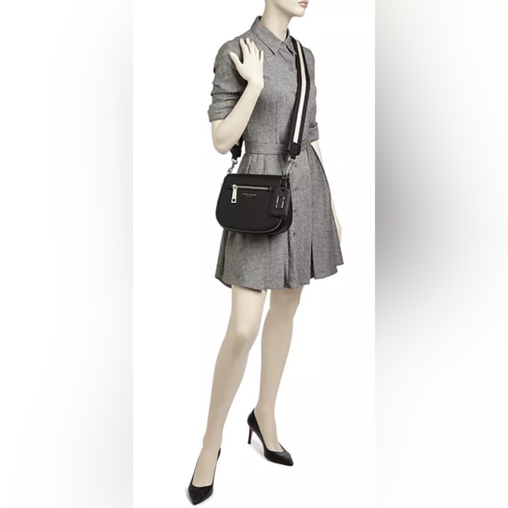 Marc Jacobs Black
Gotham 100% Cow Leather Saddle Bag